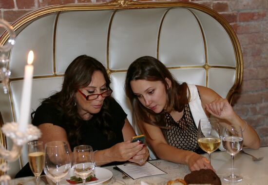 Vadim Zakharov's exhibition kick-off dinner