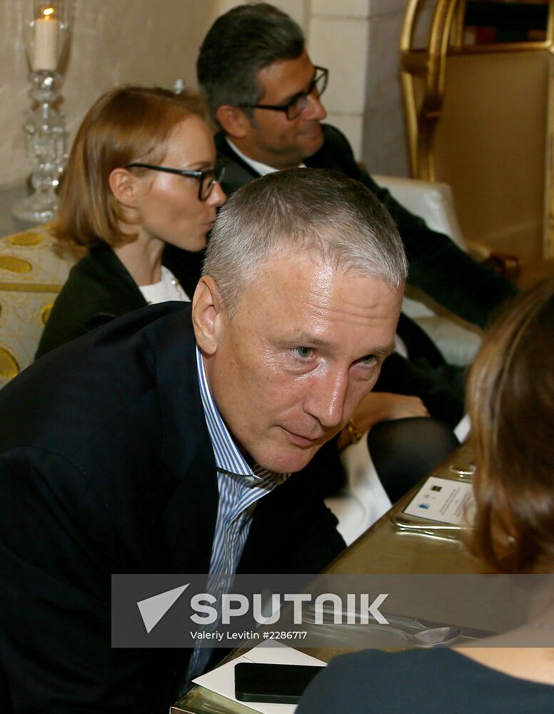 Vadim Zakharov's exhibition kick-off dinner