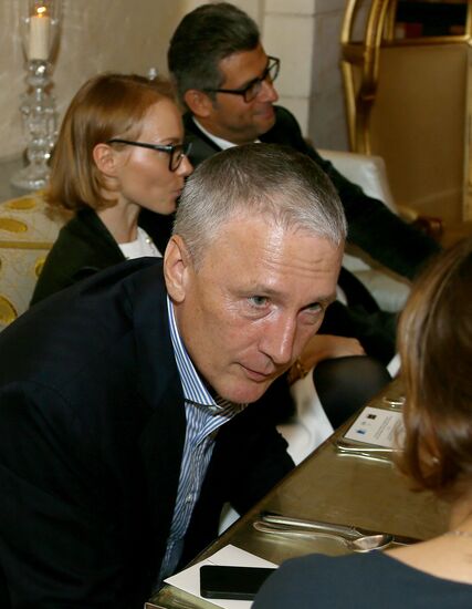 Vadim Zakharov's exhibition kick-off dinner