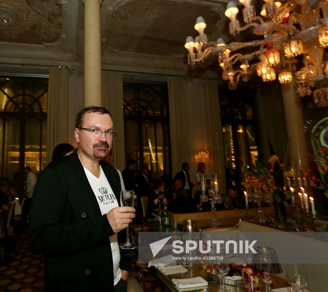 Vadim Zakharov's exhibition kick-off dinner