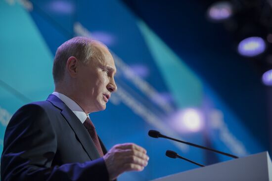 Svetlana Mironyuk at meeting of Valdai Discussion Club