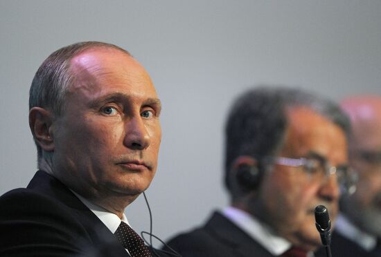 Svetlana Mironyuk at meeting of Valdai Discussion Club