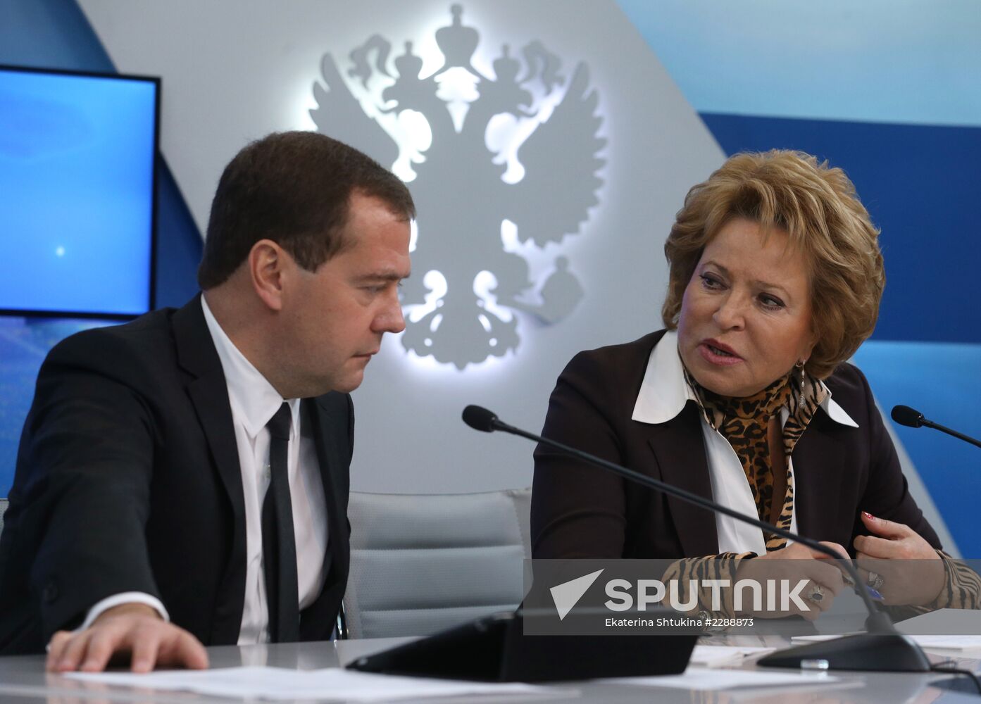 Dmitry Medvedev meets with Federation Council's administration