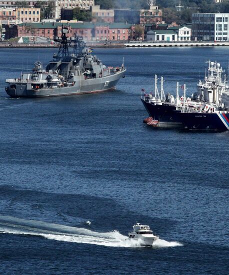 Pacific Fleet ships come back