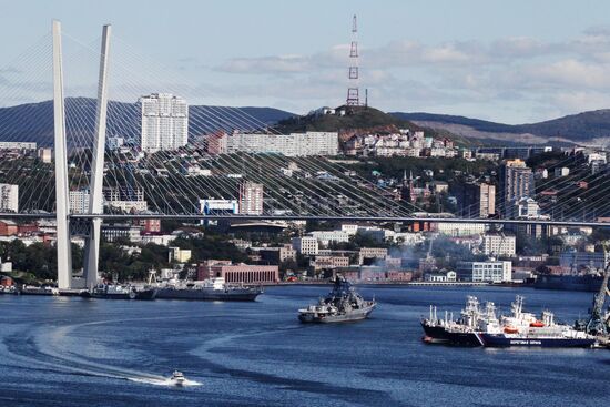 Pacific Fleet ships come back