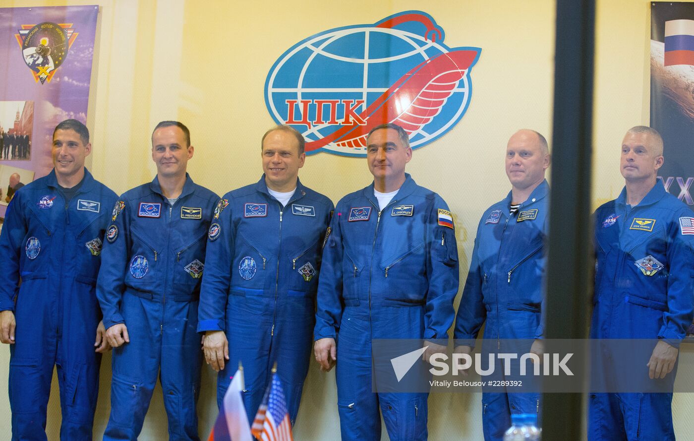 Pre-launch press conference of Soyuz TMA-10M crew