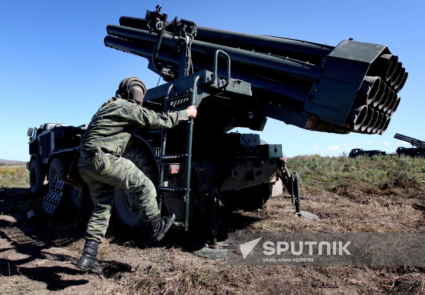 Artillery units in training in Primorye Territory