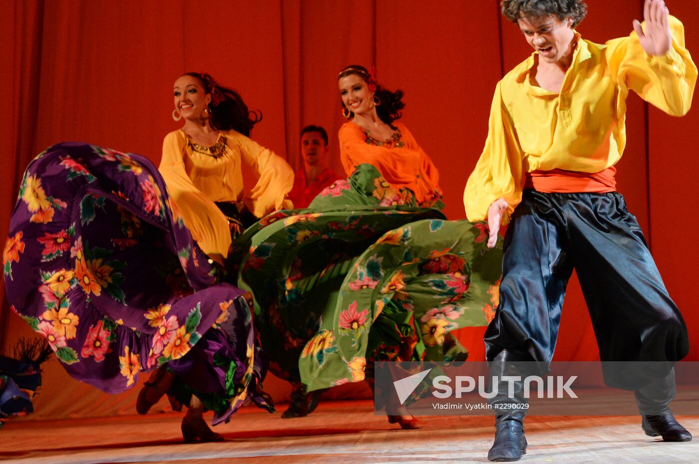 Premiere of 77th season of Igor Moiseyev Dance Ensemble
