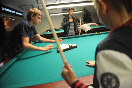 Pool school at Olympic Stadium