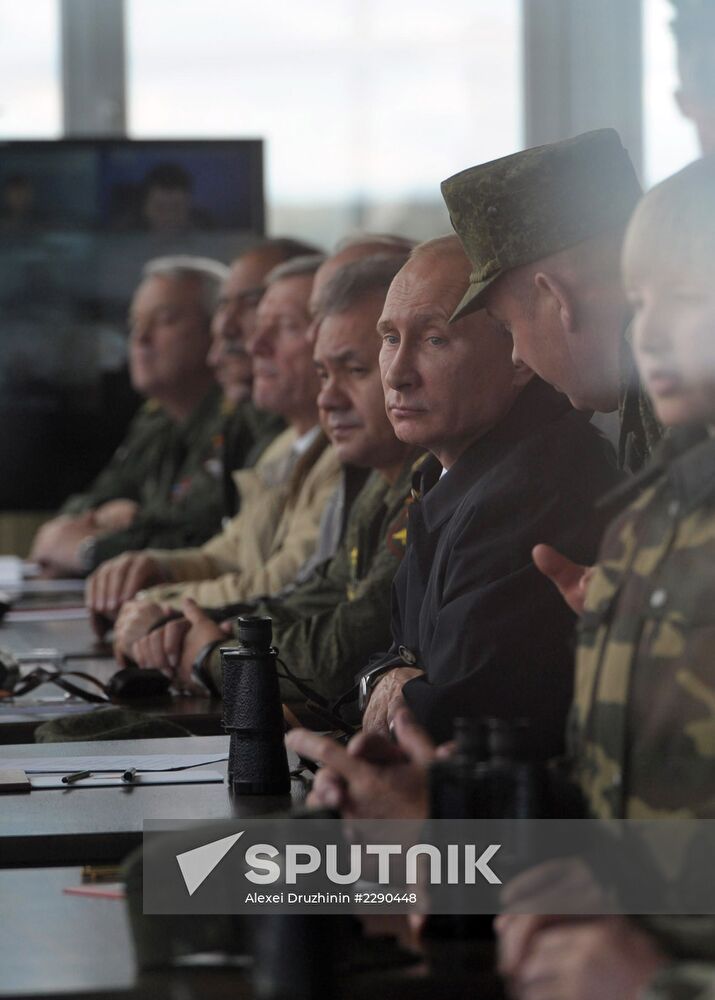 Vladimir Putin visits Belarus