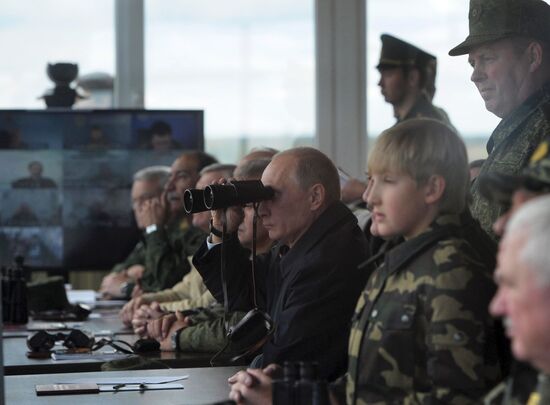 Vladimir Putin visits Belarus