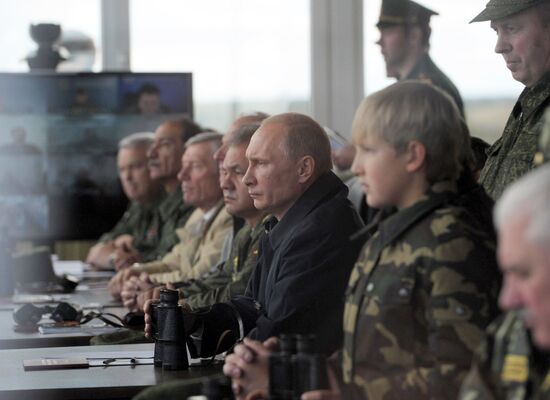 Vladimir Putin visits Belarus