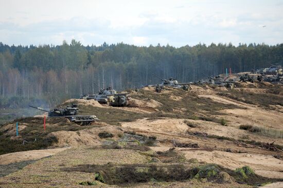Vladimir Putin visits Belarus