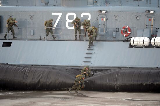 Vladimir Putin visits Kaliningrad Region