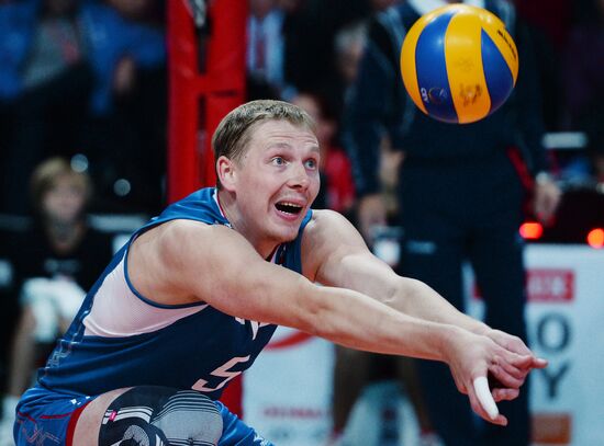 2013 Men's European Volleyball Championship. Serbia vs. Russia