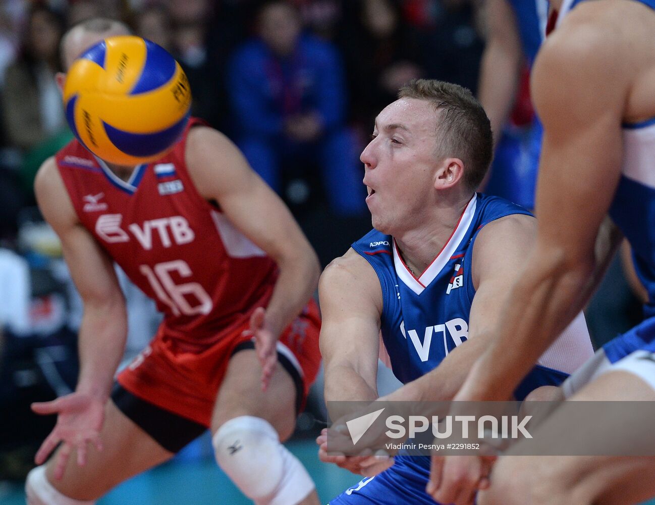 2013 Men's European Volleyball Championship. Serbia vs. Russia