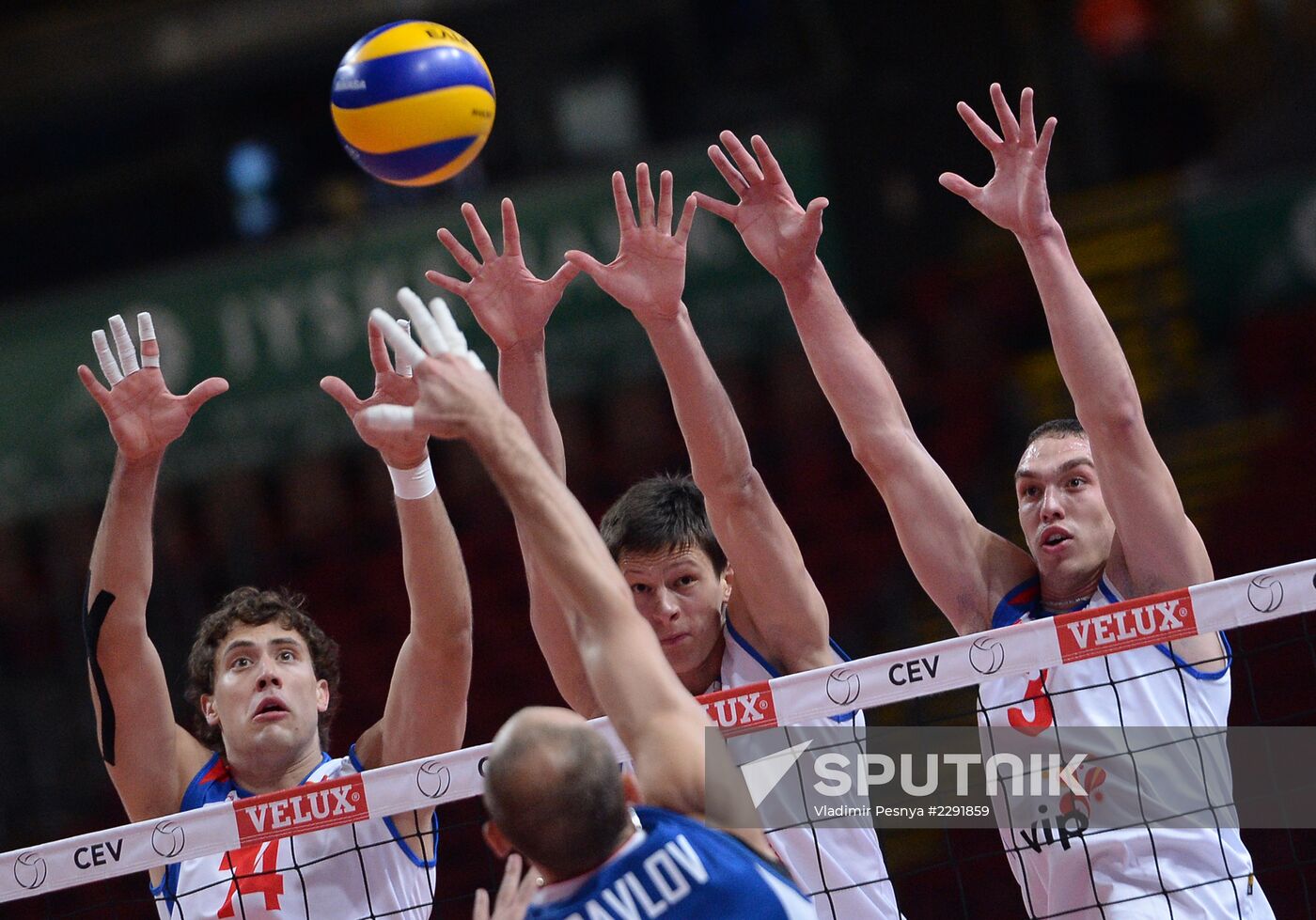 2013 Men's European Volleyball Championship. Serbia vs. Russia