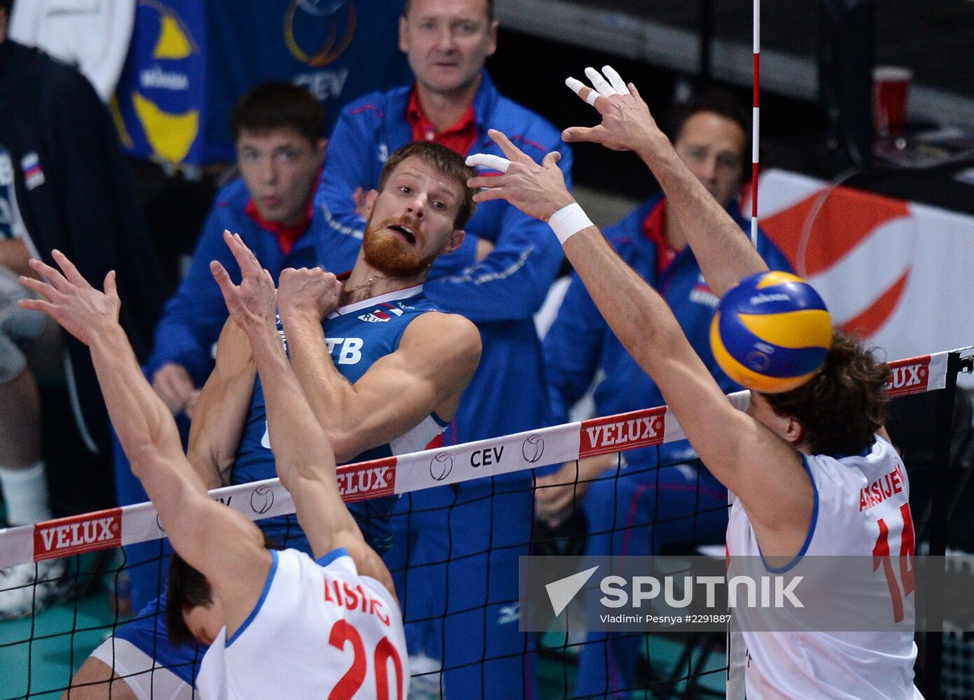 2013 Men's European Volleyball Championship. Serbia vs. Russia