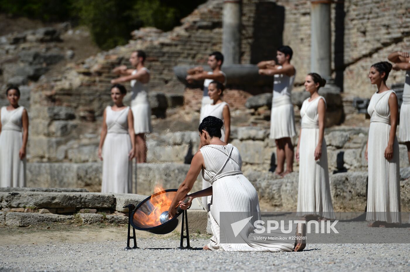 Ceremony lighting the Olympic flame