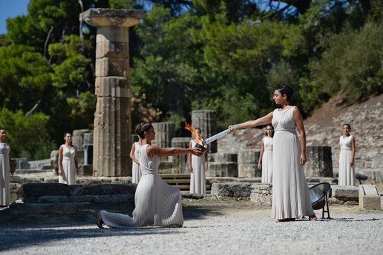 Ceremony lighting the Olympic flame