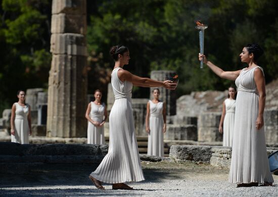 Ceremony lighting the Olympic flame