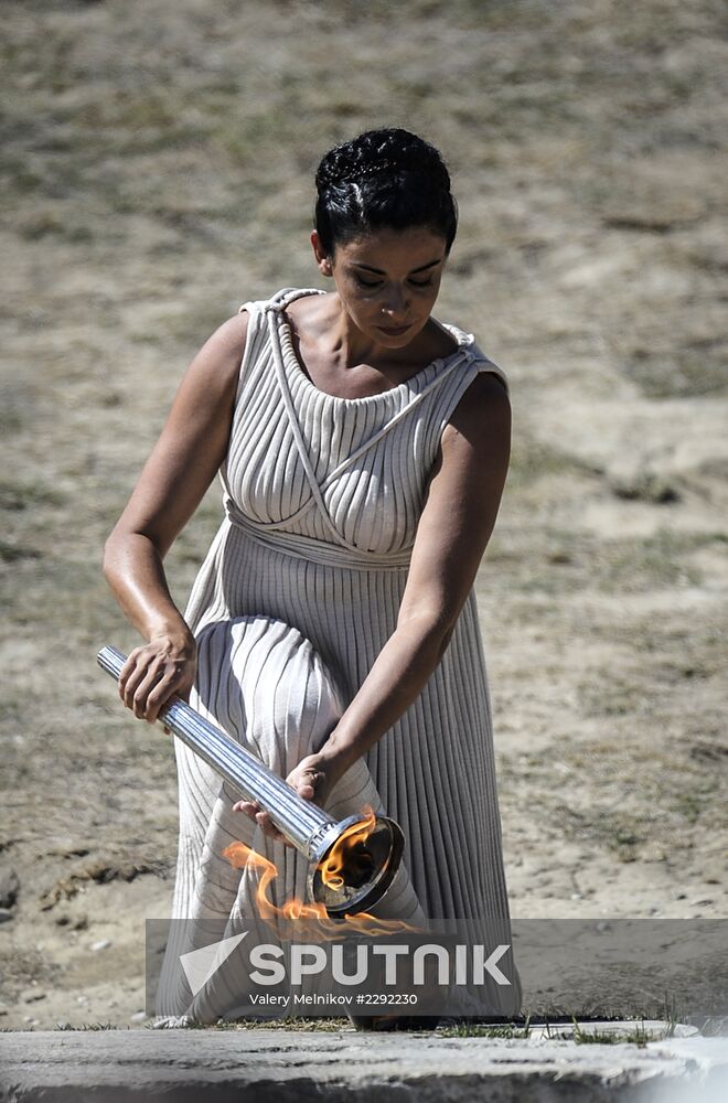 Ceremony lighting the Olympic flame