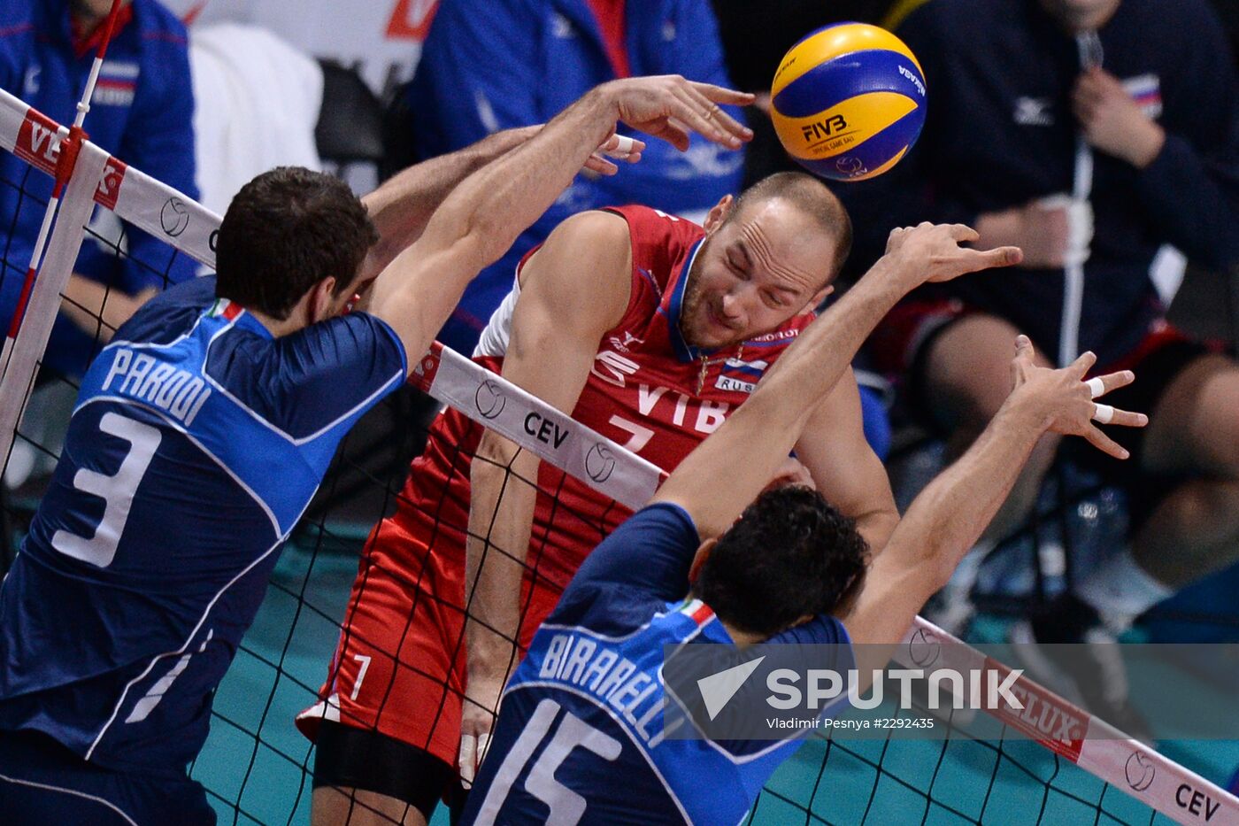 2013 Men's European Volleyball Championship. Finals