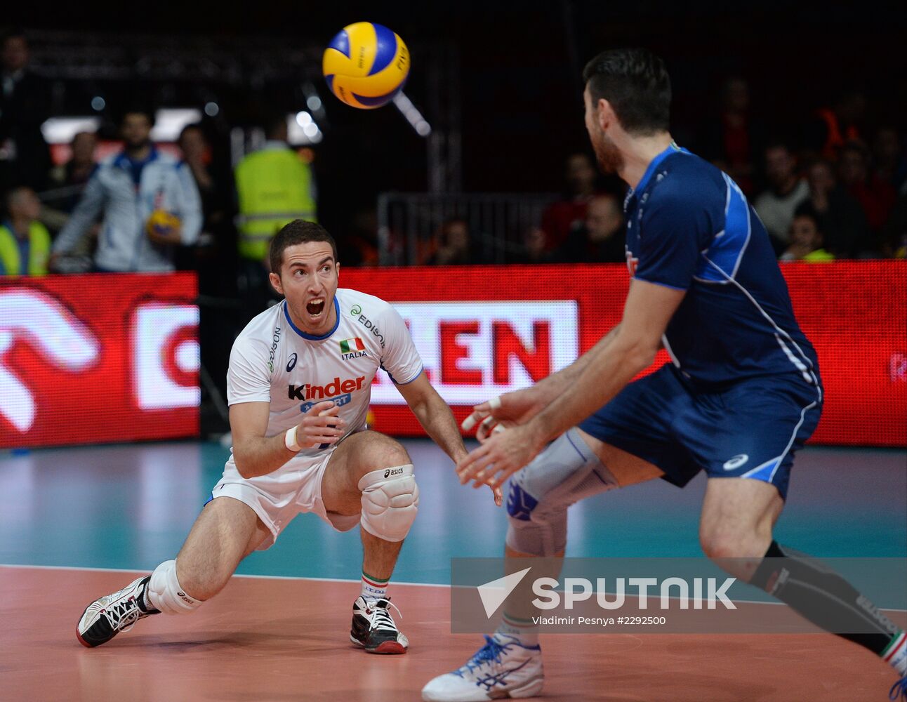 2013 Men's European Volleyball Championship. Finals