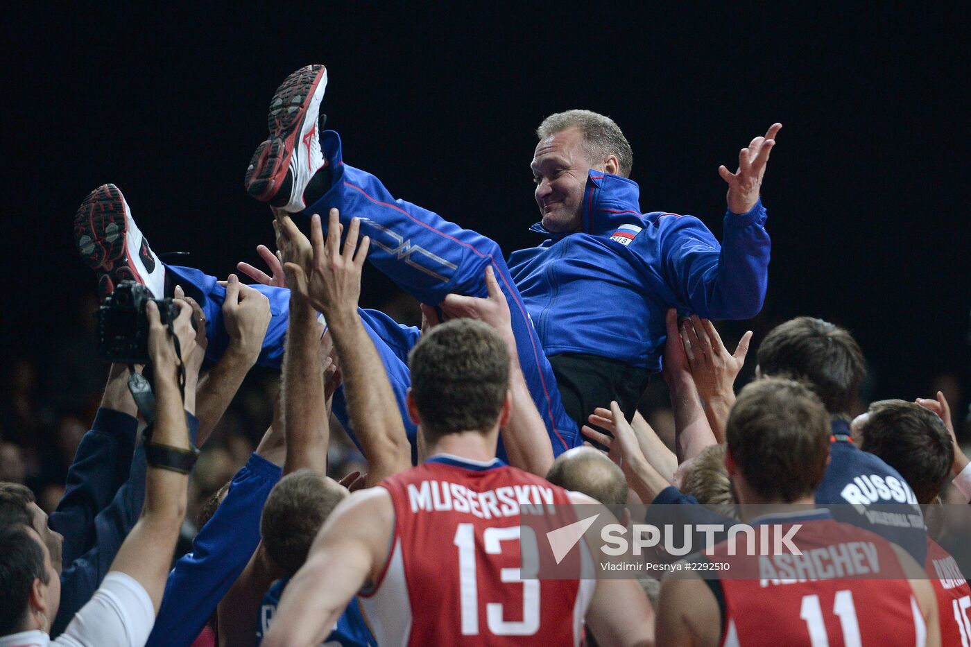 2013 Men's European Volleyball Championship. Finals