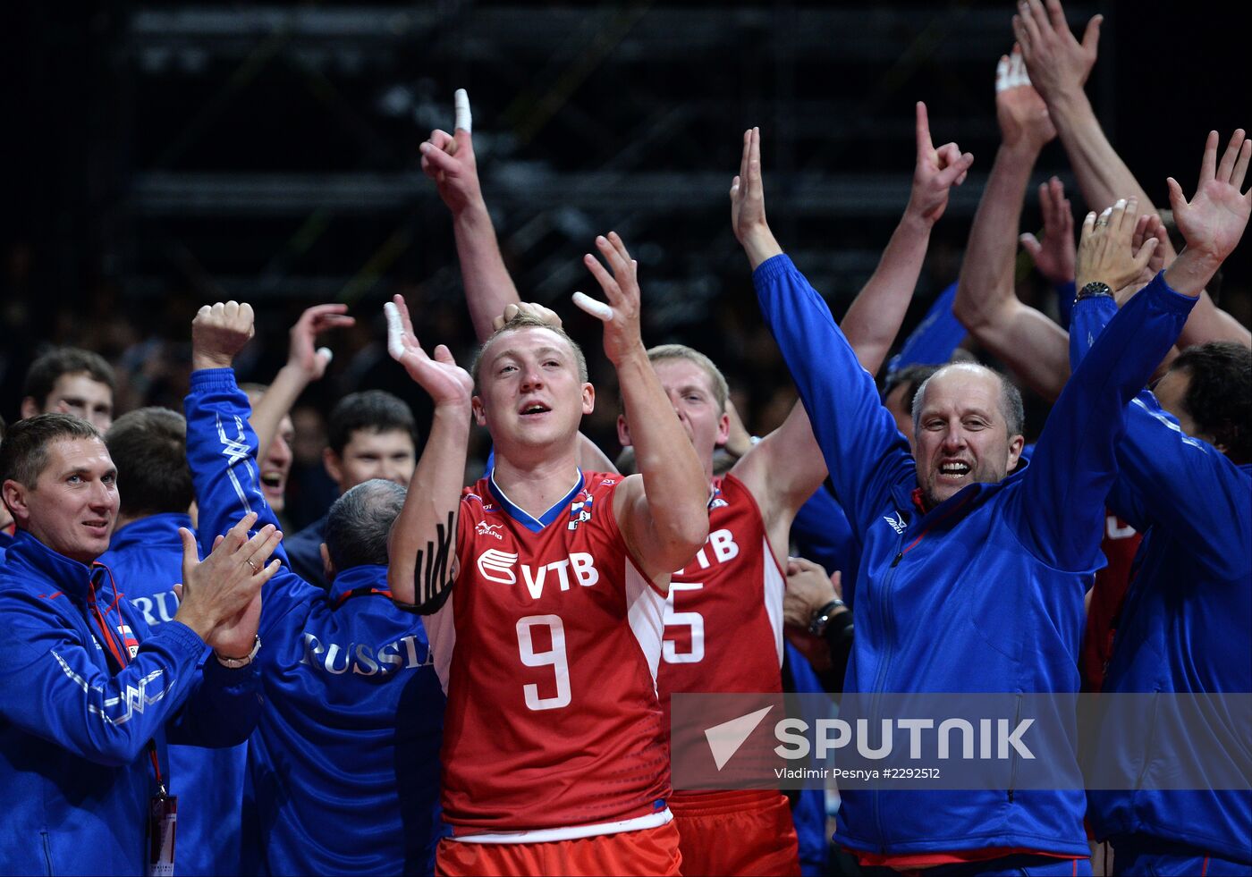 2013 Men's European Volleyball Championship. Finals