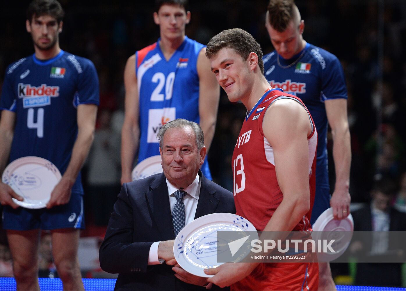 2013 Men's European Volleyball Championship. Finals