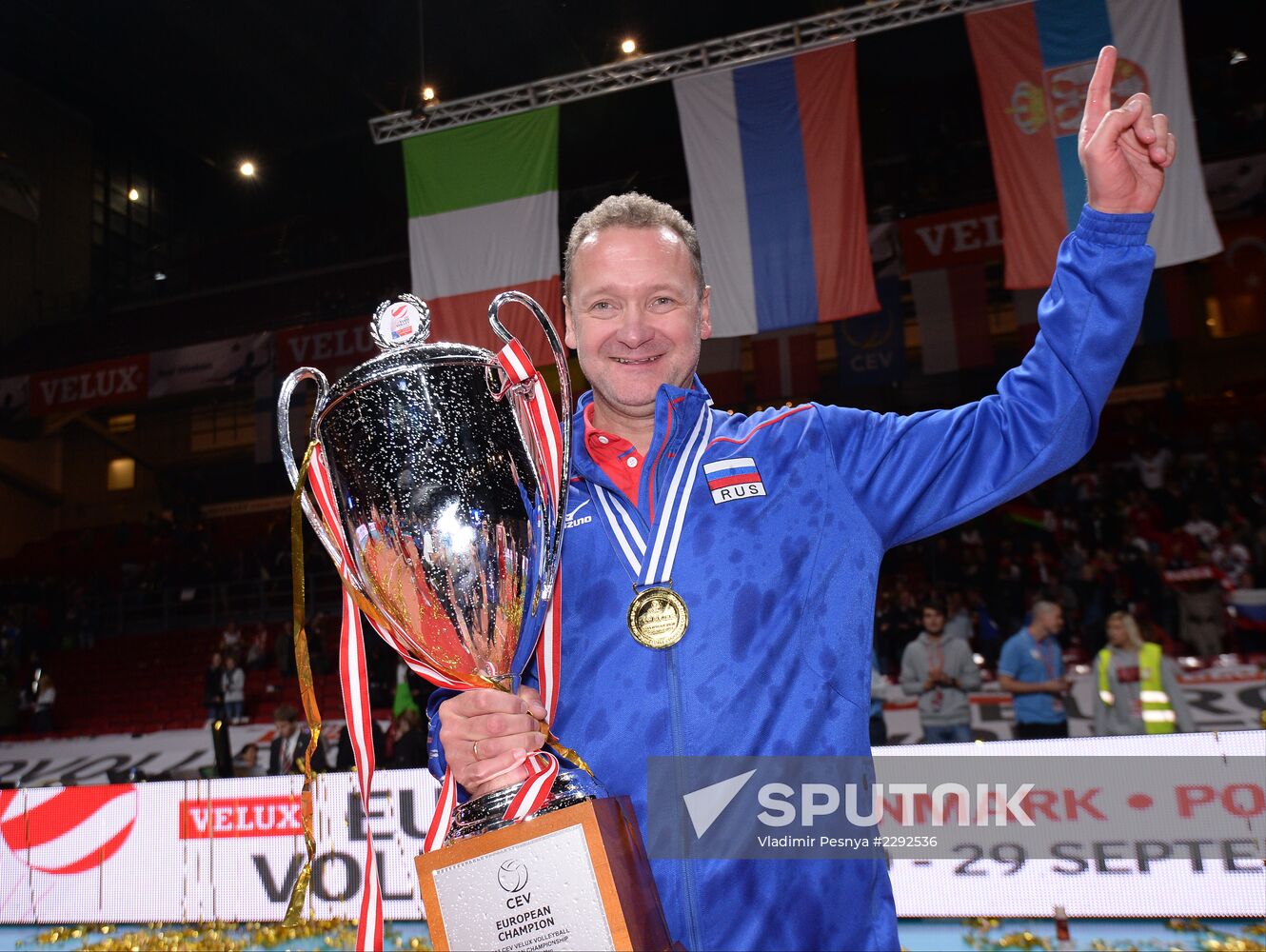 2013 Men's European Volleyball Championship. Finals