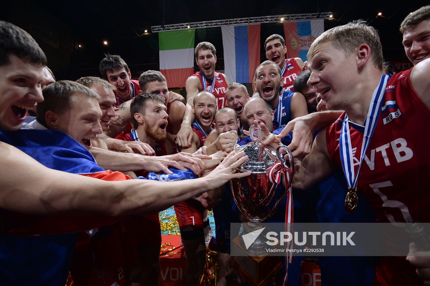 2013 Men's European Volleyball Championship. Finals