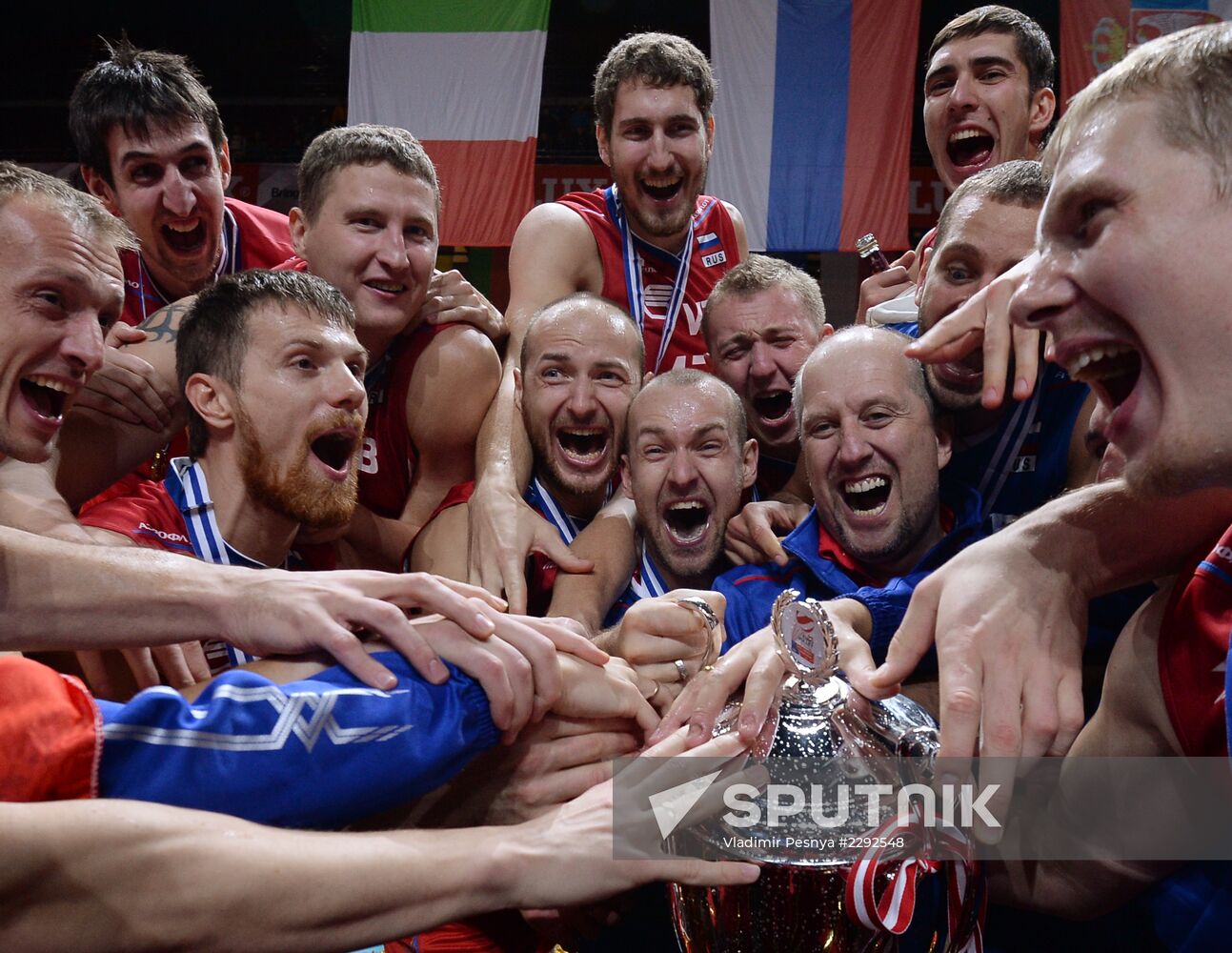 2013 Men's European Volleyball Championship. Finals