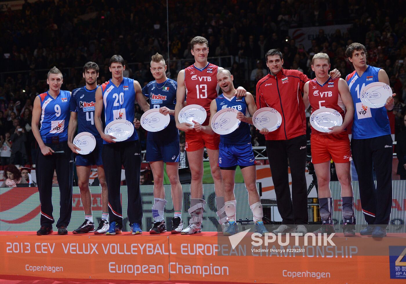 2013 Men's European Volleyball Championship. Finals