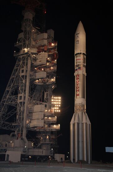 Launching Proton-M rocket carrying Astra 2E satellite