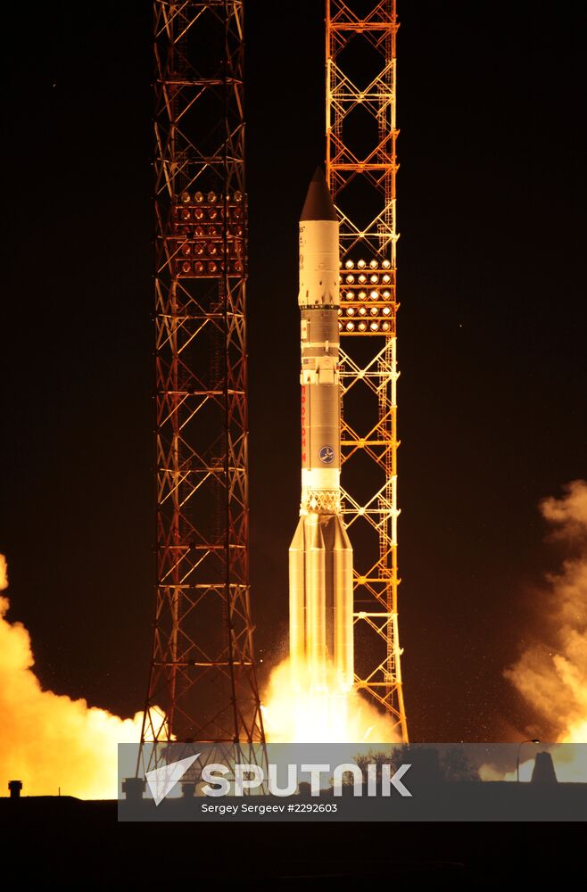 Launching Proton-M rocket carrying Astra 2E satellite