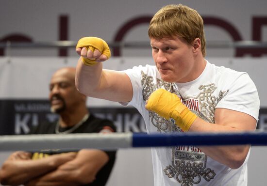 Boxing. Training of Povetkin and Klitschko before fight