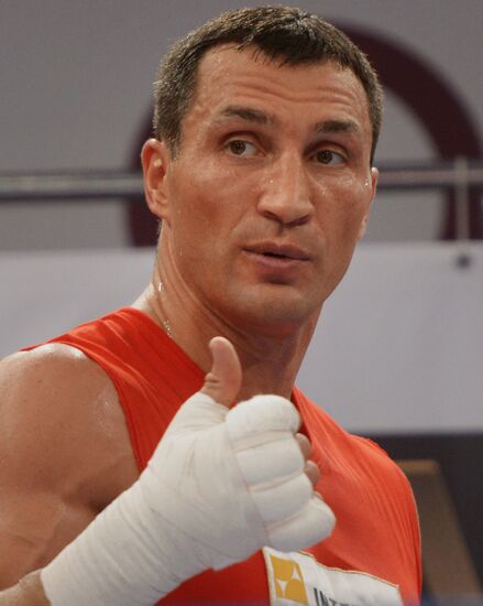 Boxing. Training of Povetkin and Klitschko before fight