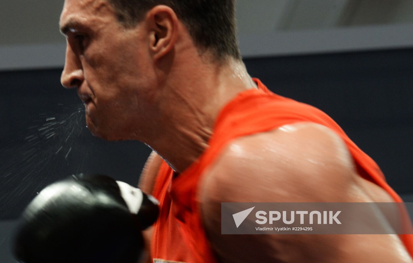 Boxing. Training of A.Povetkina and Vladimir Klitschko before fight