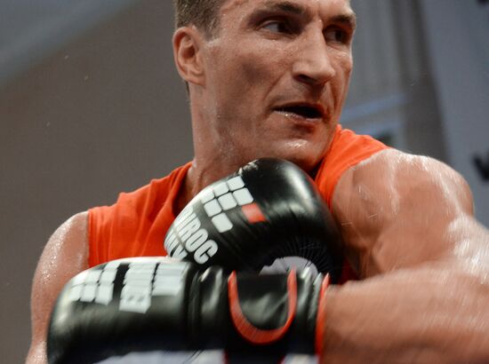 Boxing. Training of Povetkin and Klitschko before fight