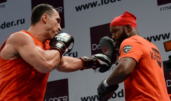 Boxing. Training of A.Povetkin and Vladimir Klitschko before fight