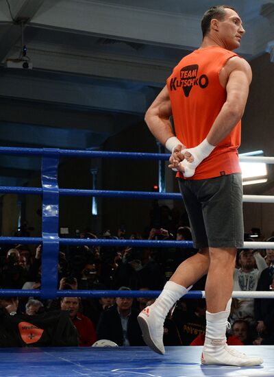 Boxing. Training of A.Povetkin and Vladimir Klitschko before fight