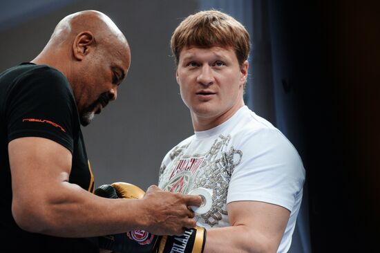 Boxing. Alexander Povetkin and Wladimir Klitschko training before fight