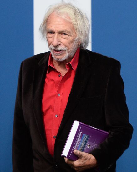 News conference with French actor Pierre Richard