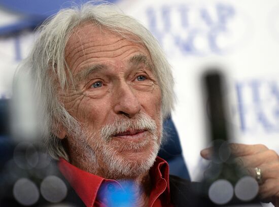 News conference with French actor Pierre Richard