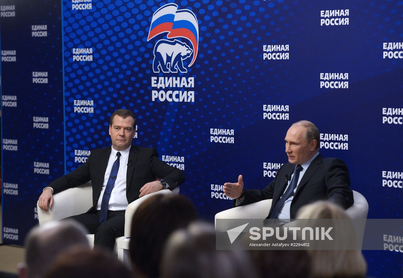 Putin,Medvedev meet with United Russia Party activits