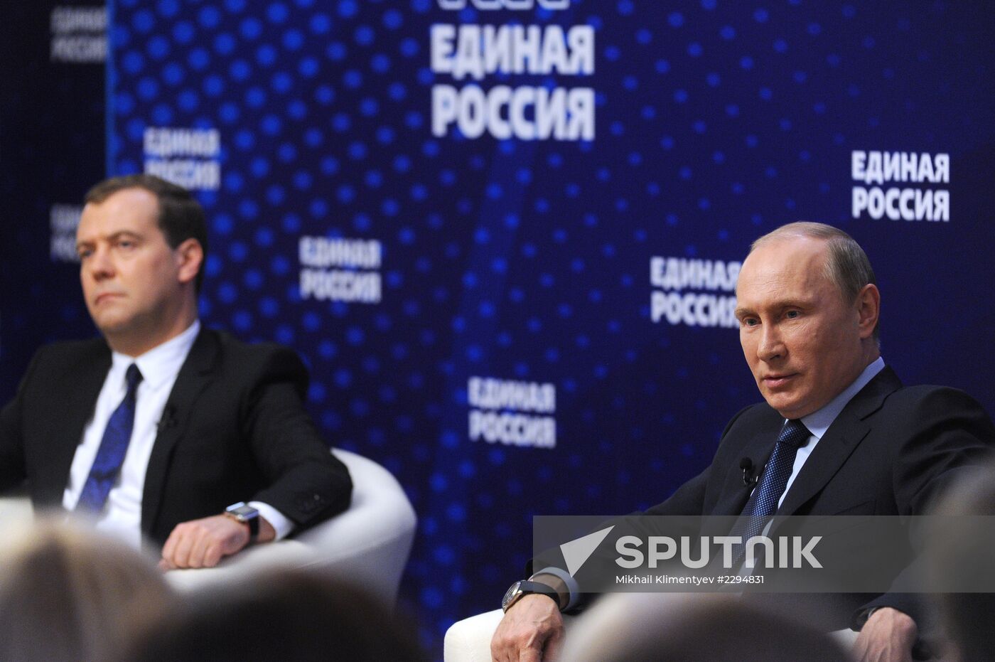 Putin, Medvedev meet with United Russia Party activits