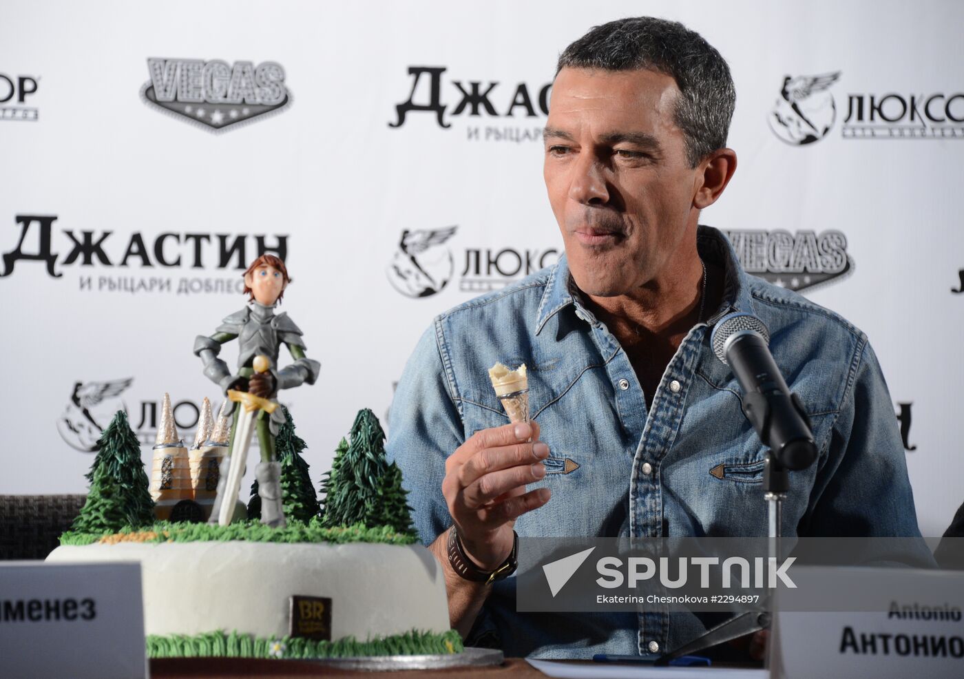 Ceremony of laying Antonio Banderas star of fame