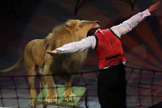 New program in Slava Polunin Circus